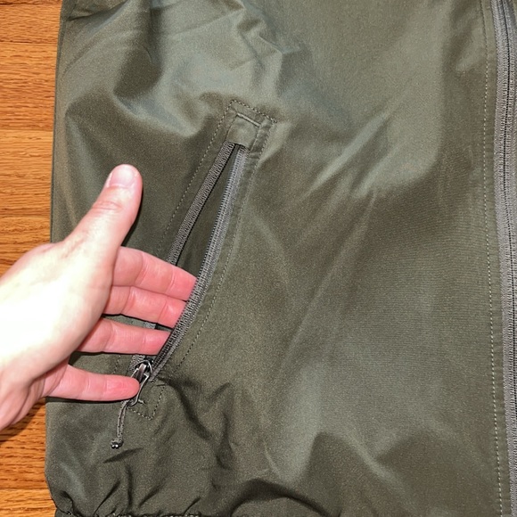 EDDIE BAUER COAT - Picture 4 of 7